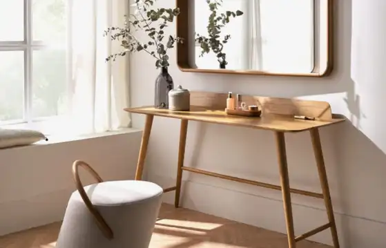 desks-indoor-poet-belta-&-frajumar